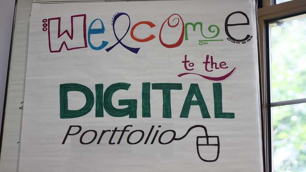 How Do Digital Portfolios Help Students?